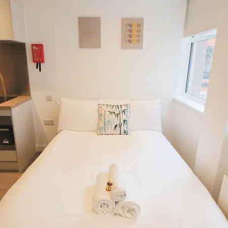 Newly Build Centre Redcross Village 104 Apartman *